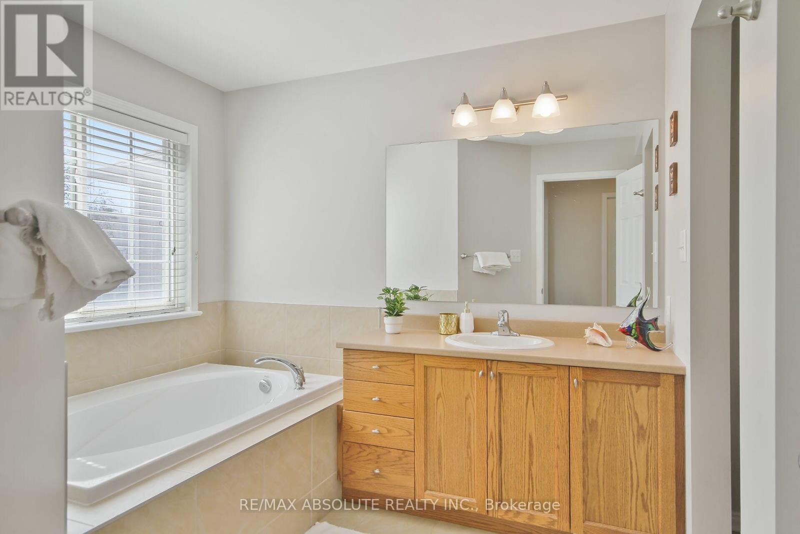 Photo 30 of 313 Silbrass Private, Ottawa ON