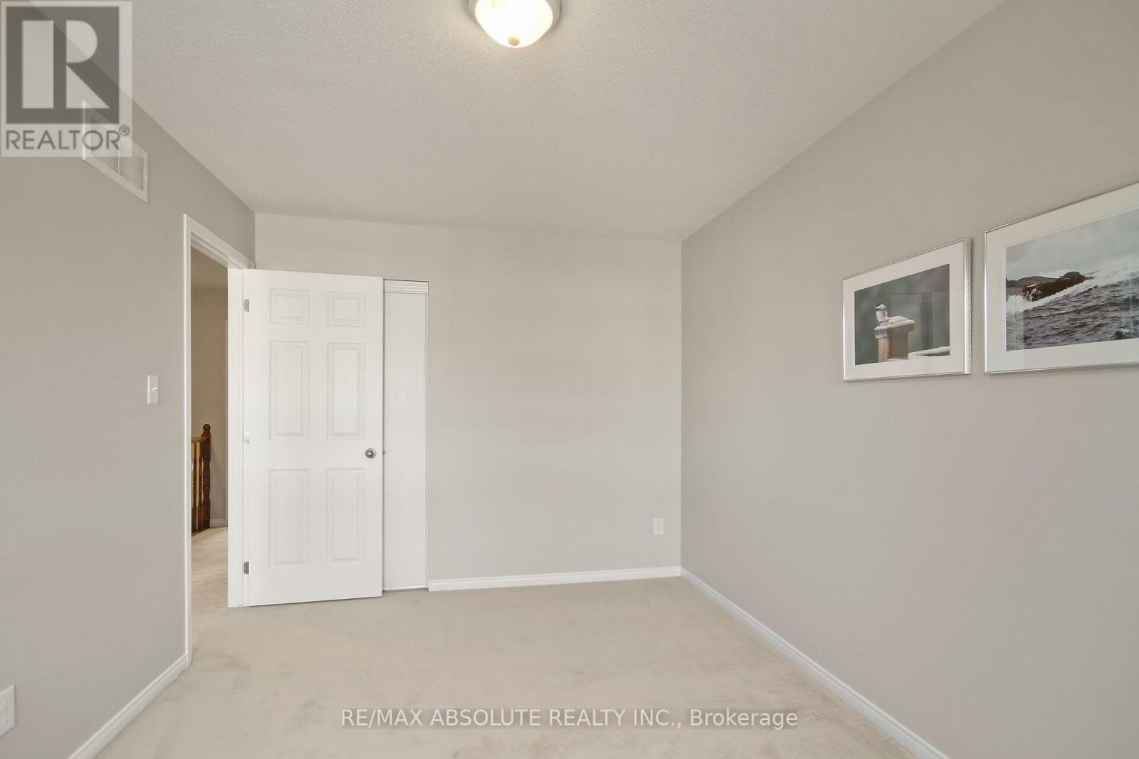 Photo 12 of 313 Silbrass Private, Ottawa ON