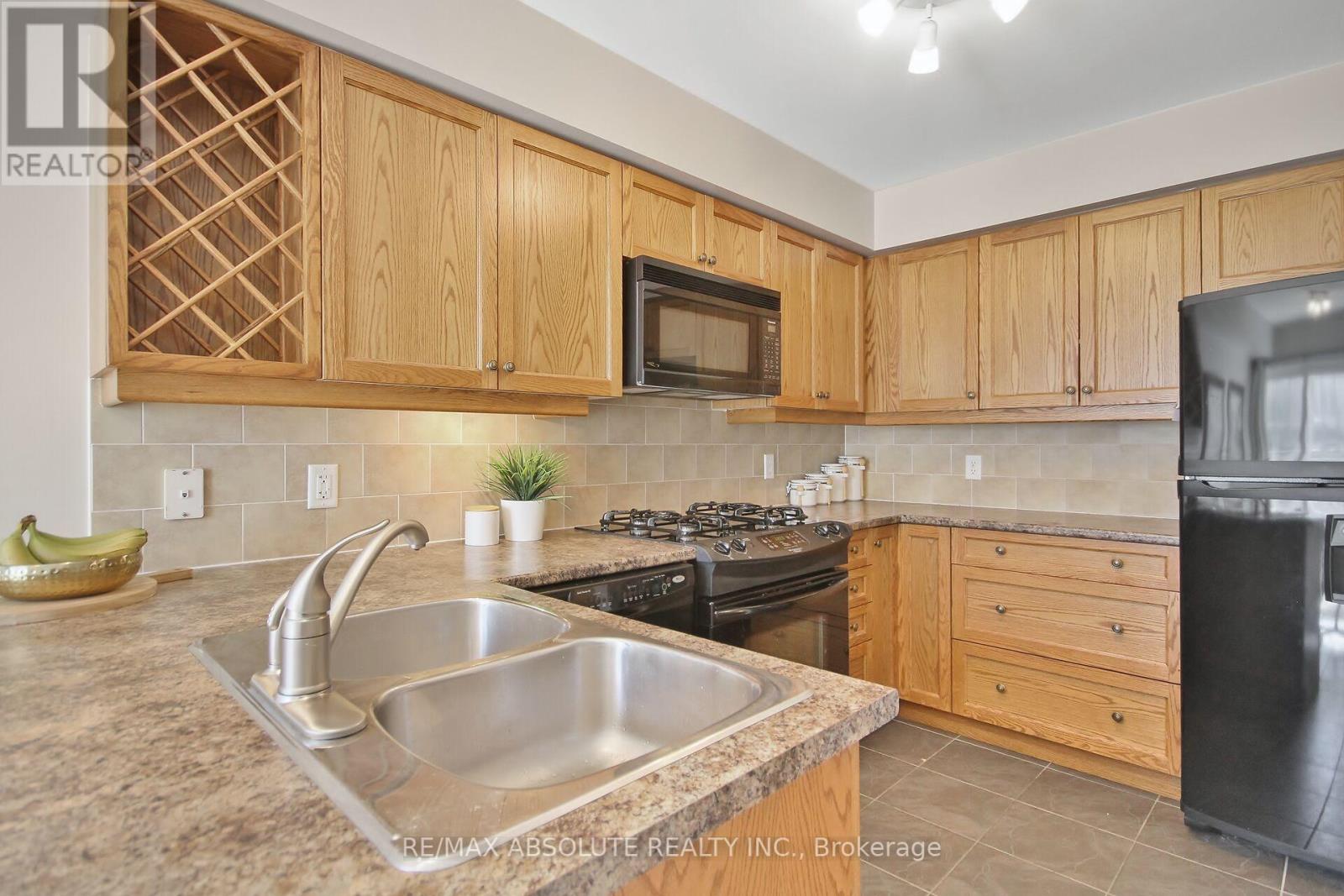 Photo 13 of 313 Silbrass Private, Ottawa ON