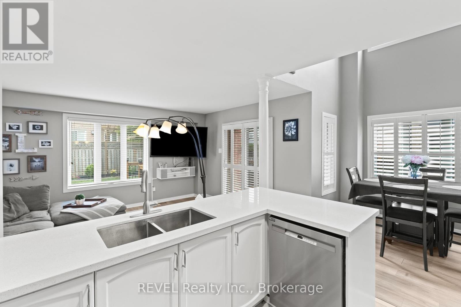 Photo 10 of 59 Segwun Road, Hamilton ON