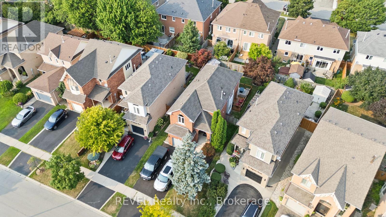 Photo 3 of 59 Segwun Road, Hamilton ON