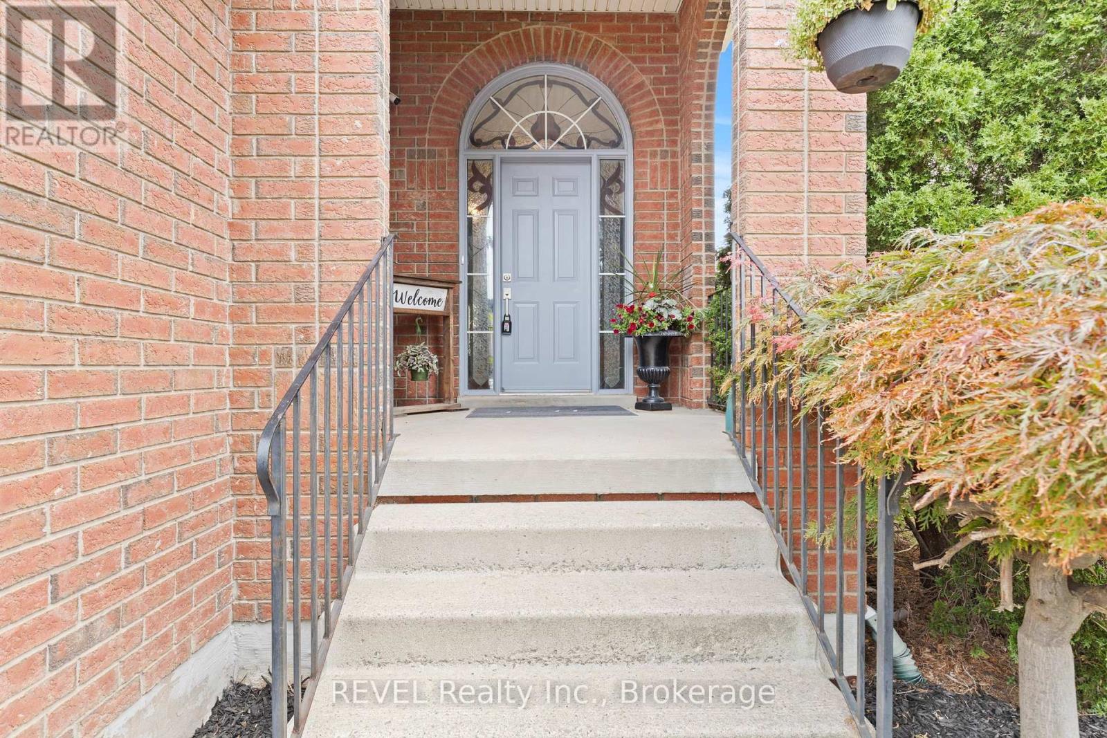 Photo 4 of 59 Segwun Road, Hamilton ON