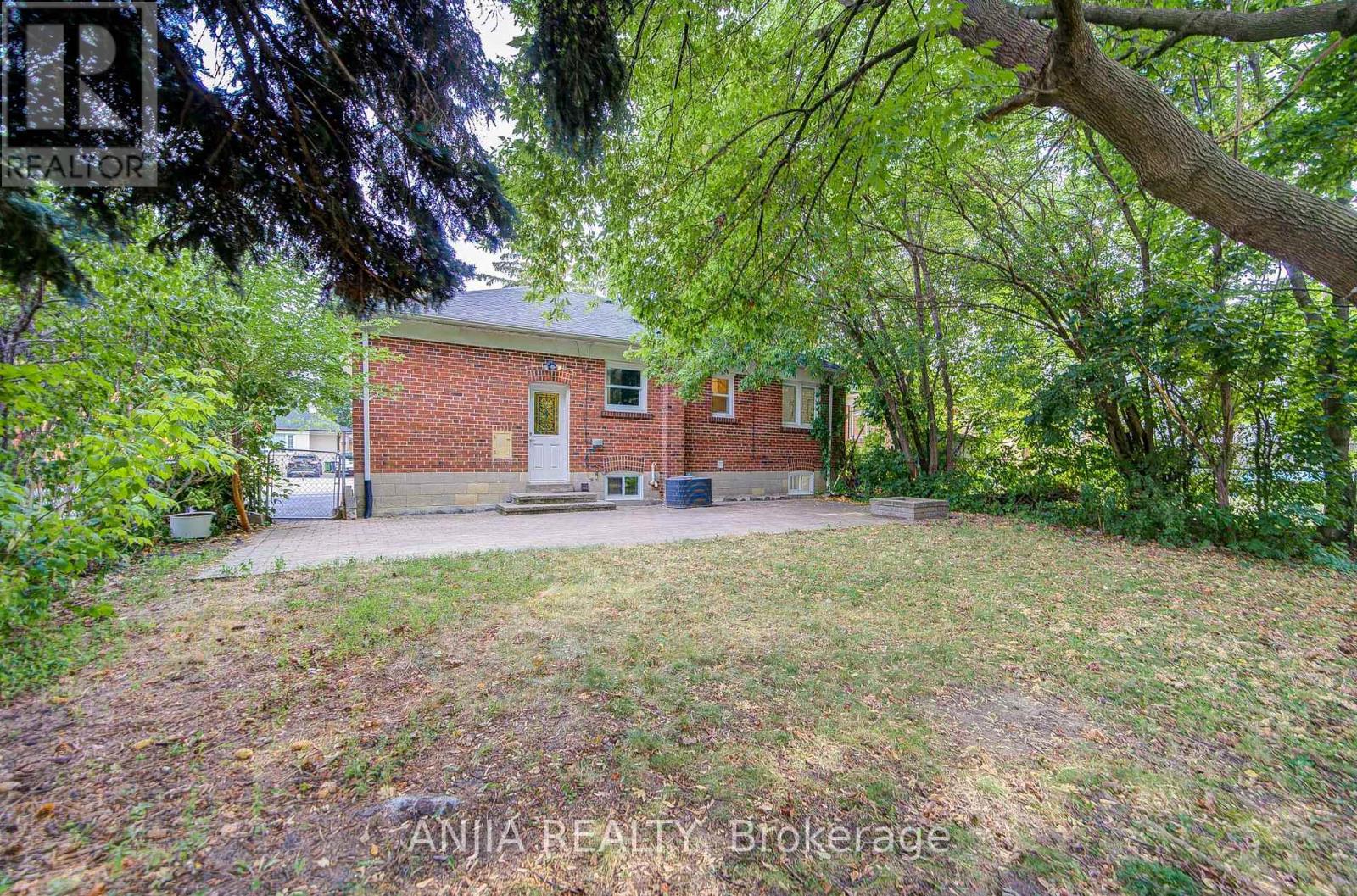 Photo 31 of 248 Codsell Avenue, Toronto ON