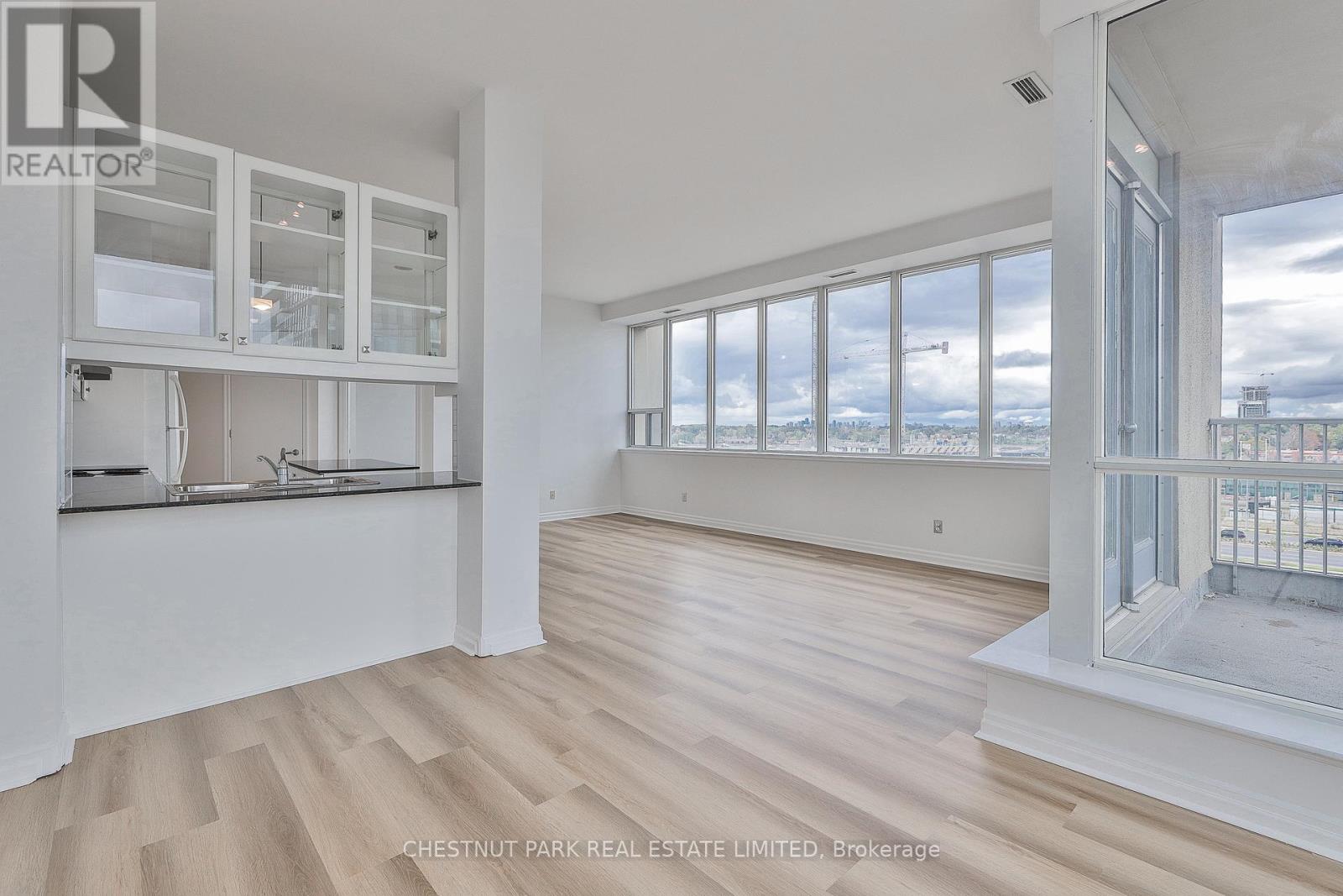 Photo 5 of 508 797 Don Mills Road, Toronto ON