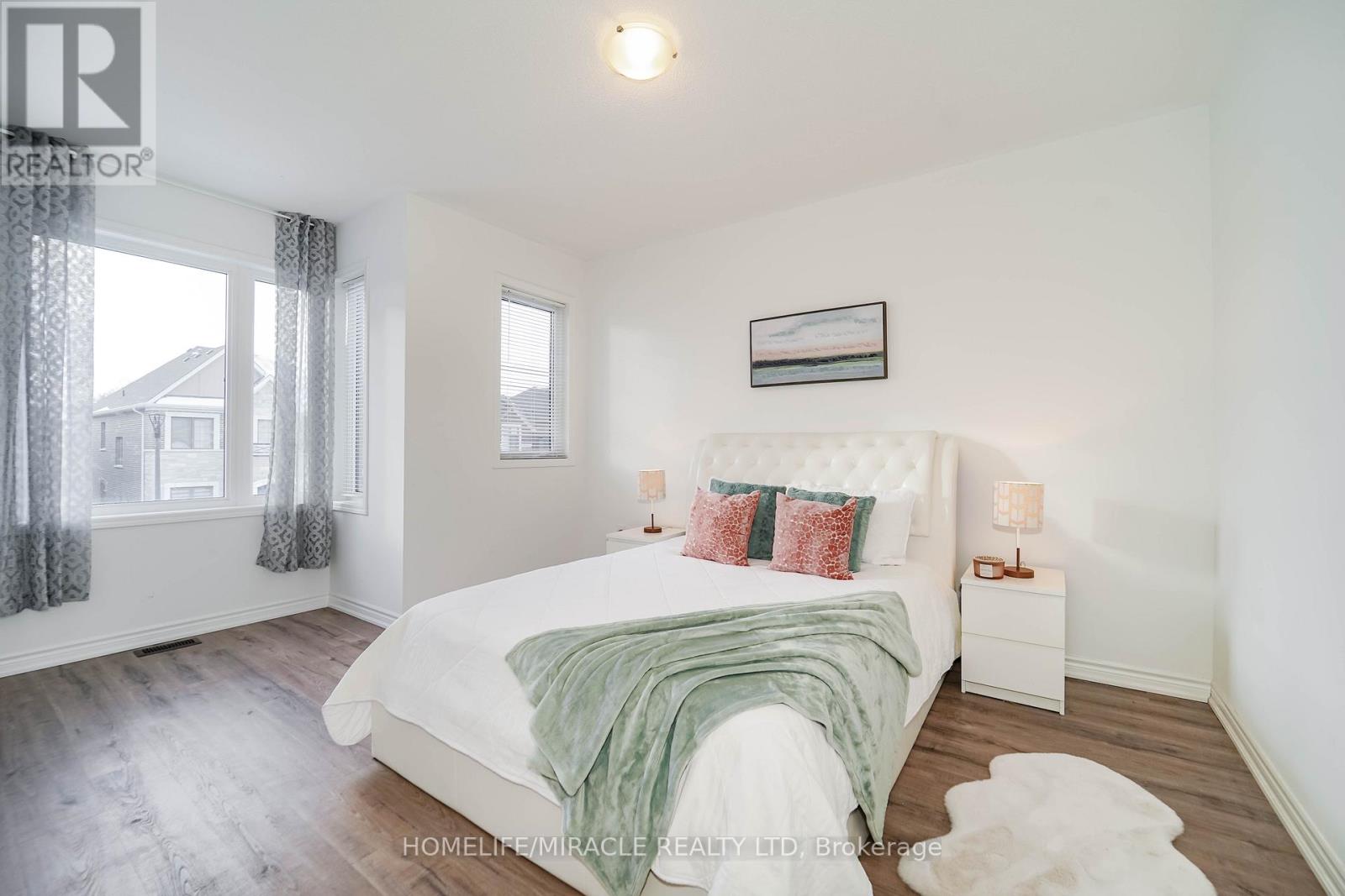 Photo 15 of 2823 Foxden Square, Pickering ON