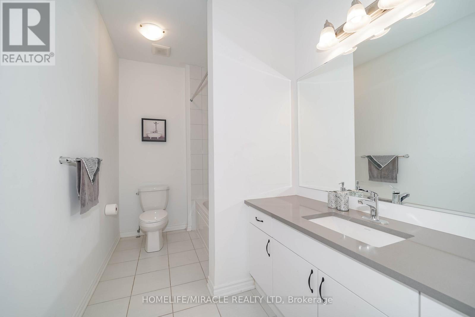 Photo 33 of 2823 Foxden Square, Pickering ON