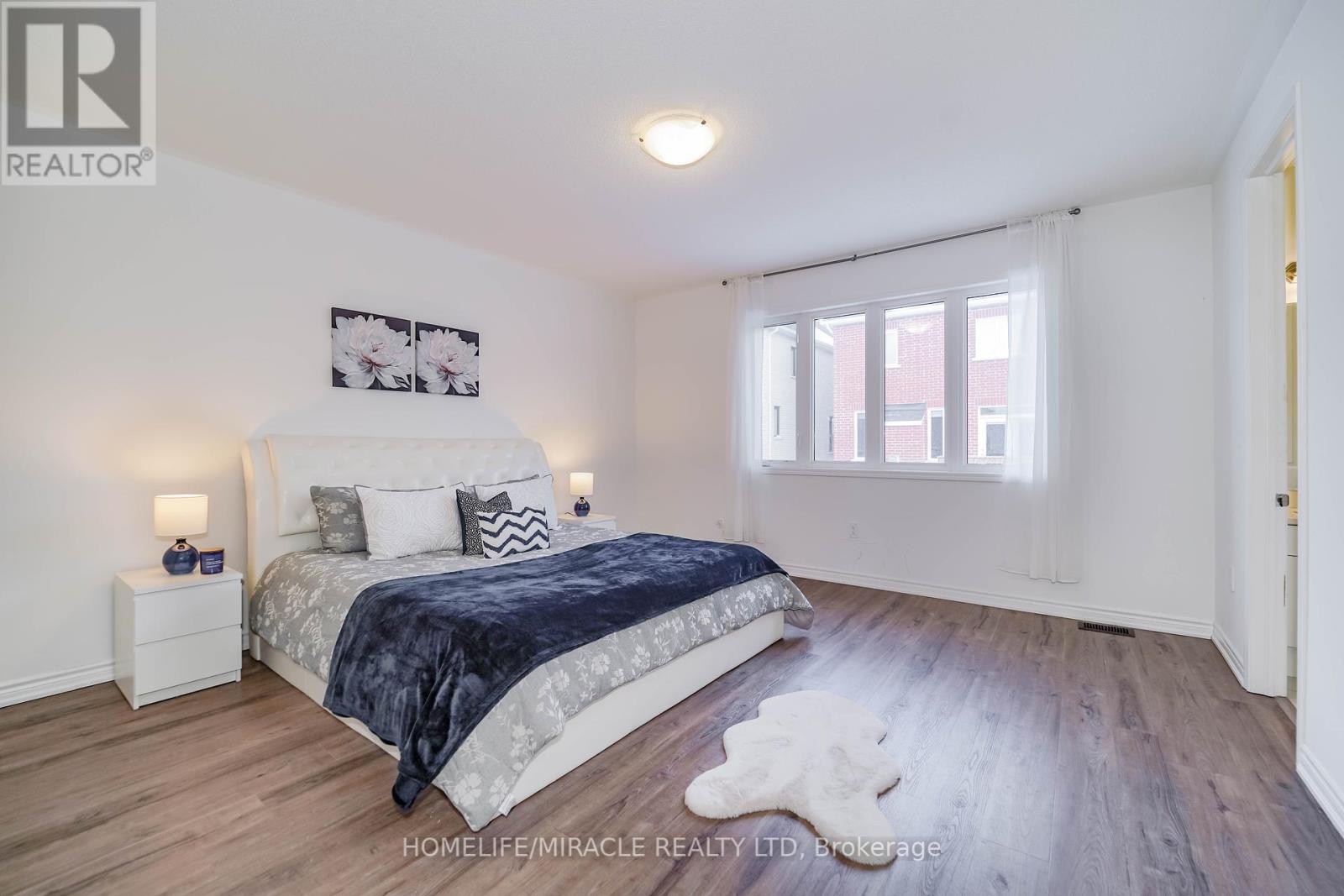 Photo 34 of 2823 Foxden Square, Pickering ON