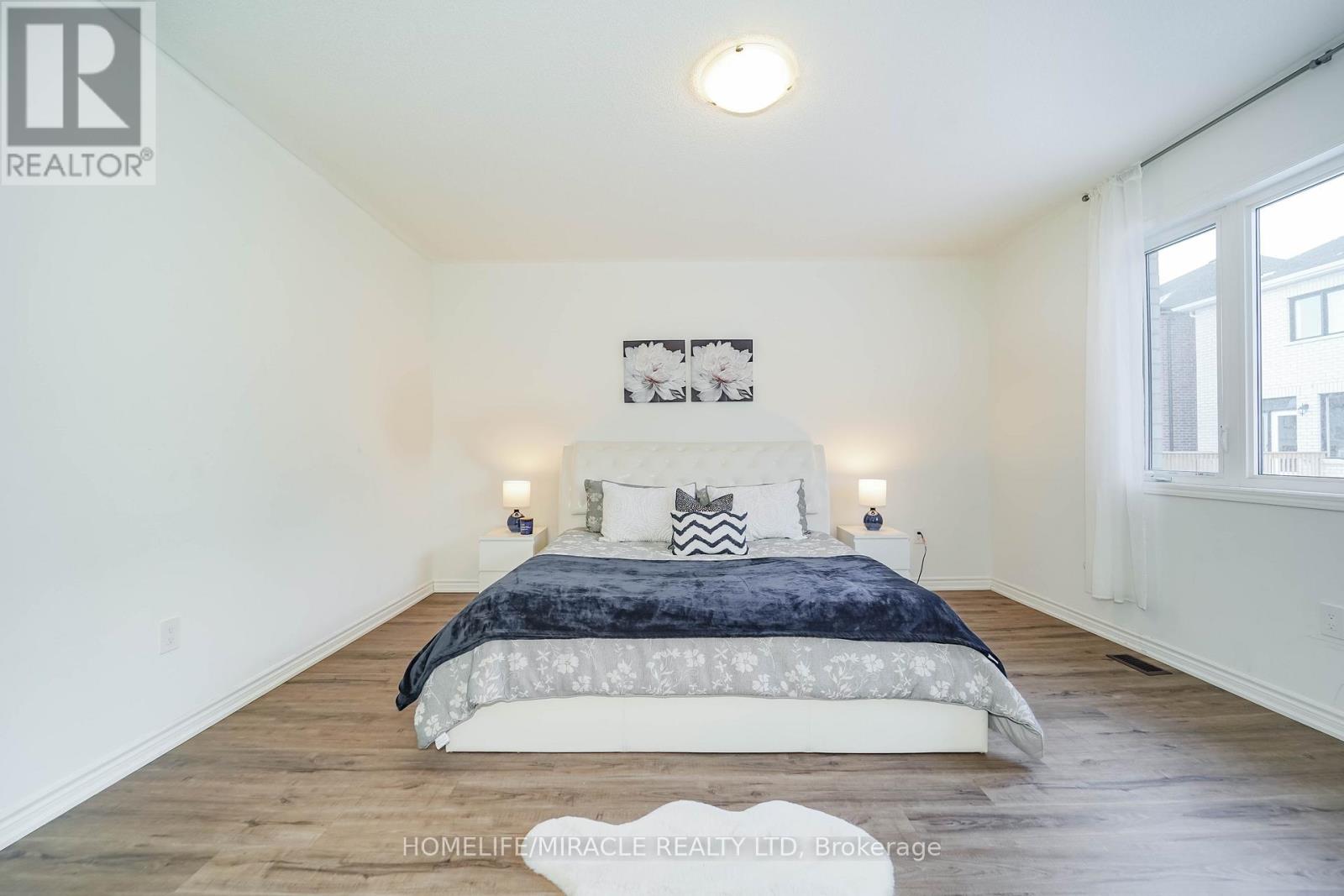 Photo 24 of 2823 Foxden Square, Pickering ON