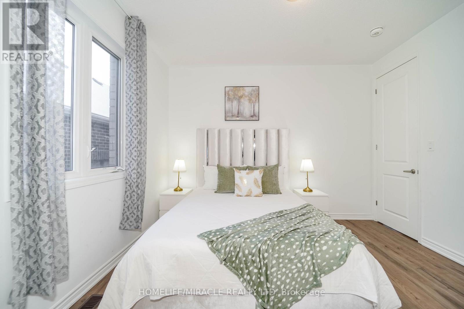 Photo 27 of 2823 Foxden Square, Pickering ON