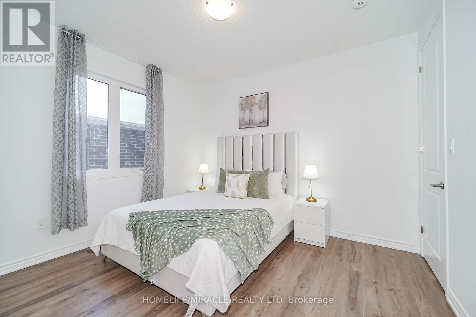 Photo 18 of 2823 Foxden Square, Pickering ON