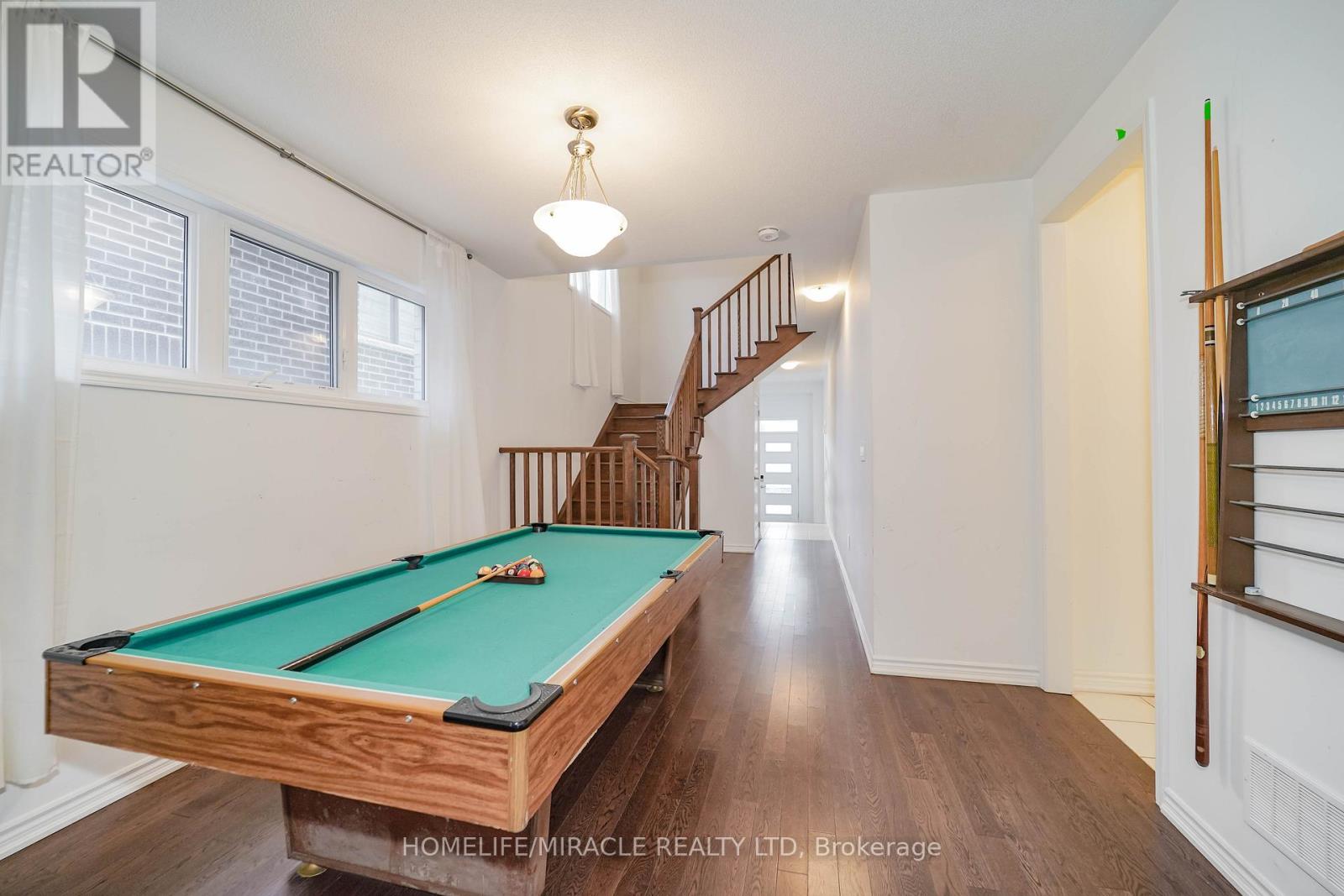 Photo 32 of 2823 Foxden Square, Pickering ON