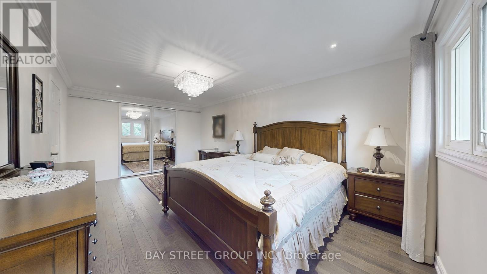Photo 21 of 57 Whitburn Crescent, Vaughan ON