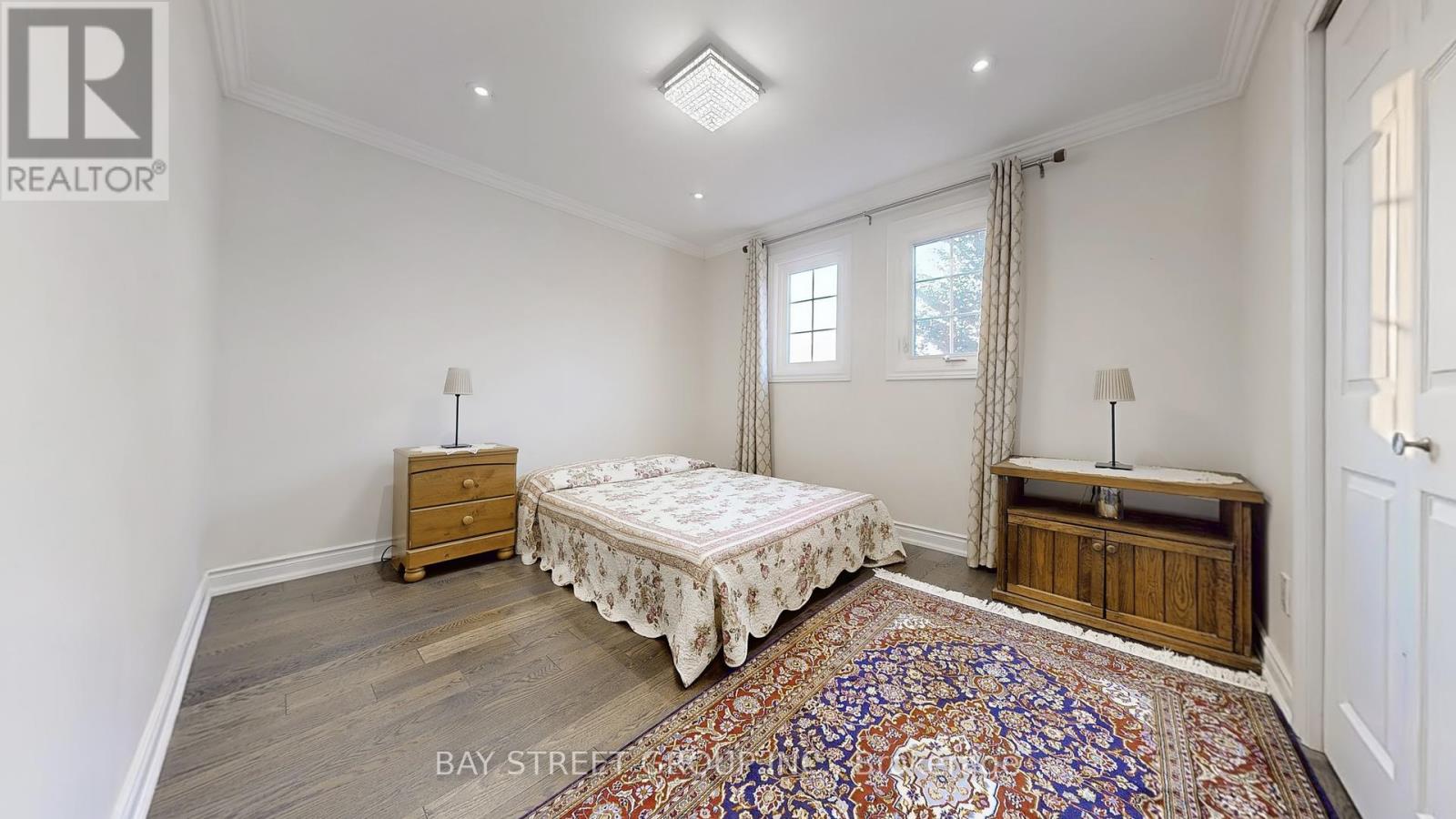 Photo 28 of 57 Whitburn Crescent, Vaughan ON