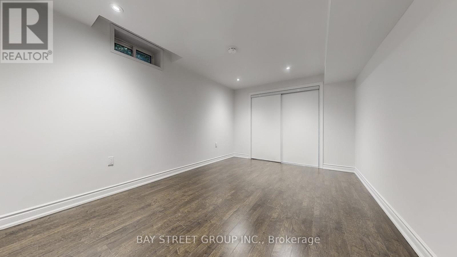 Photo 38 of 57 Whitburn Crescent, Vaughan ON