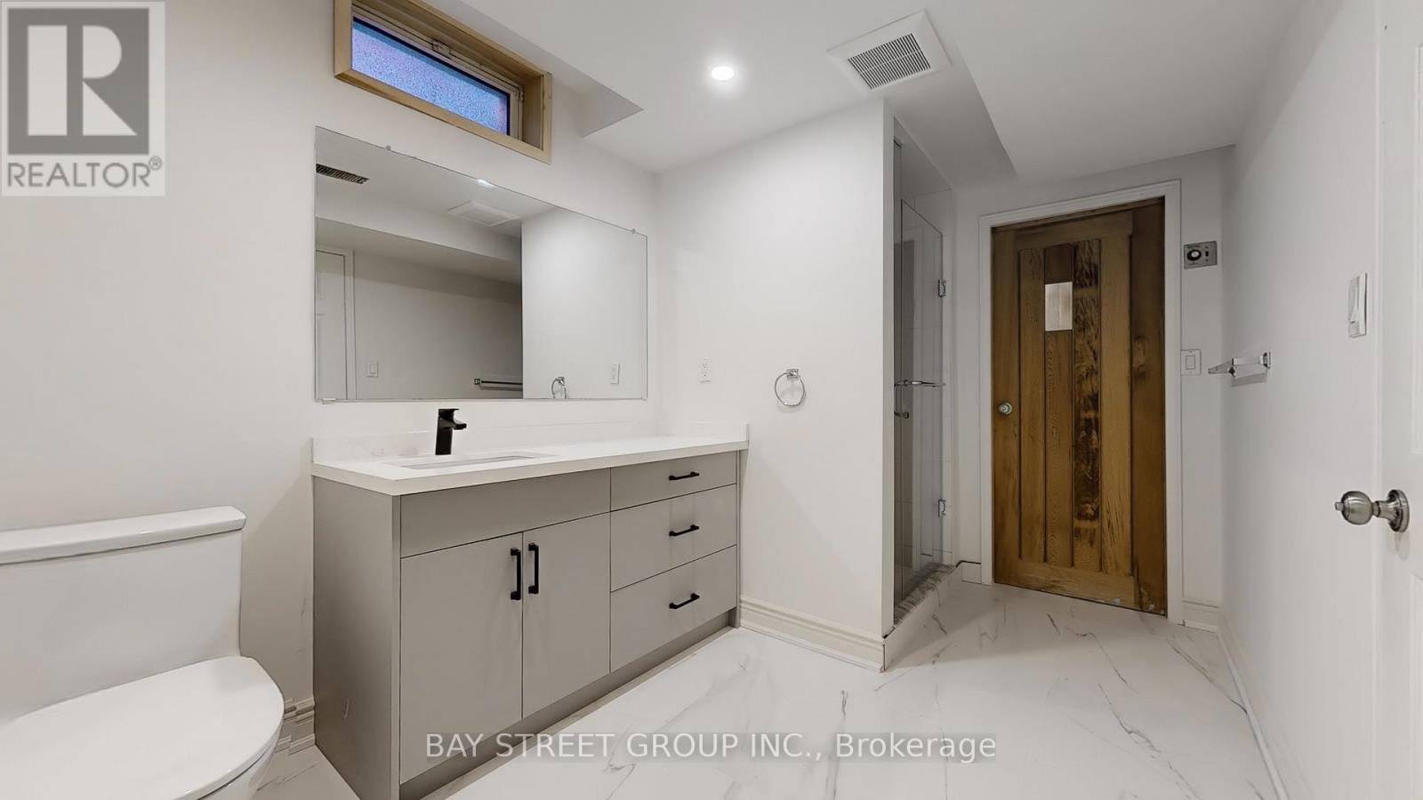 Photo 40 of 57 Whitburn Crescent, Vaughan ON
