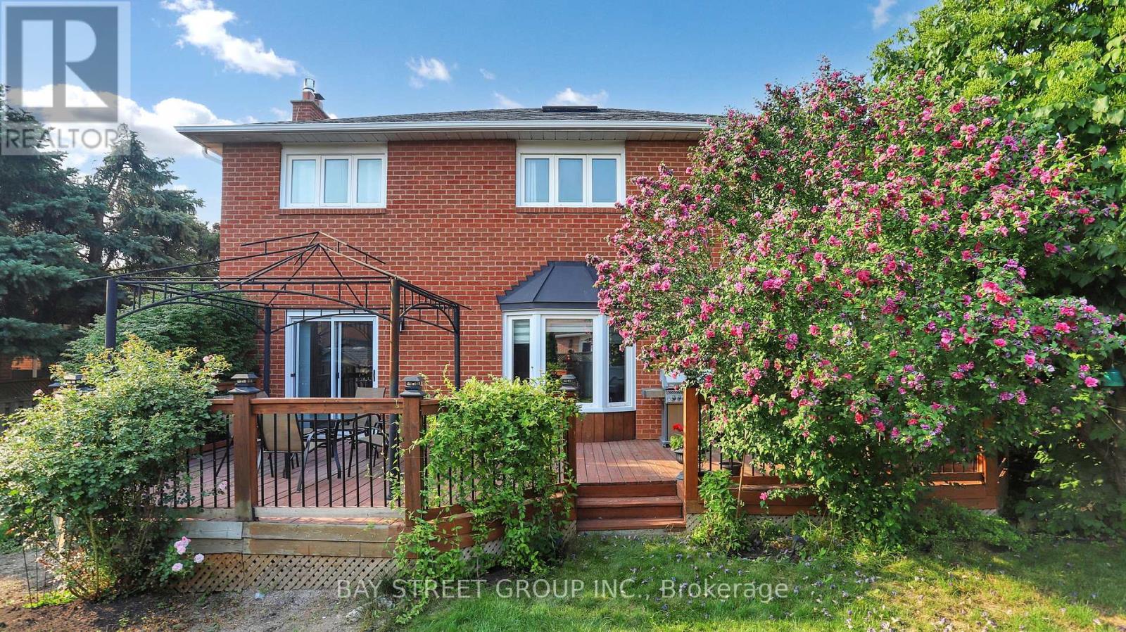 Photo 42 of 57 Whitburn Crescent, Vaughan ON