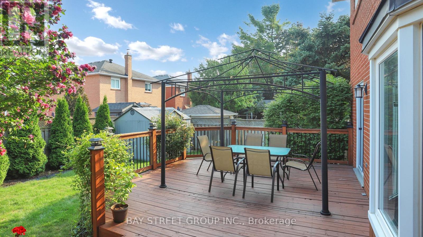 Photo 47 of 57 Whitburn Crescent, Vaughan ON