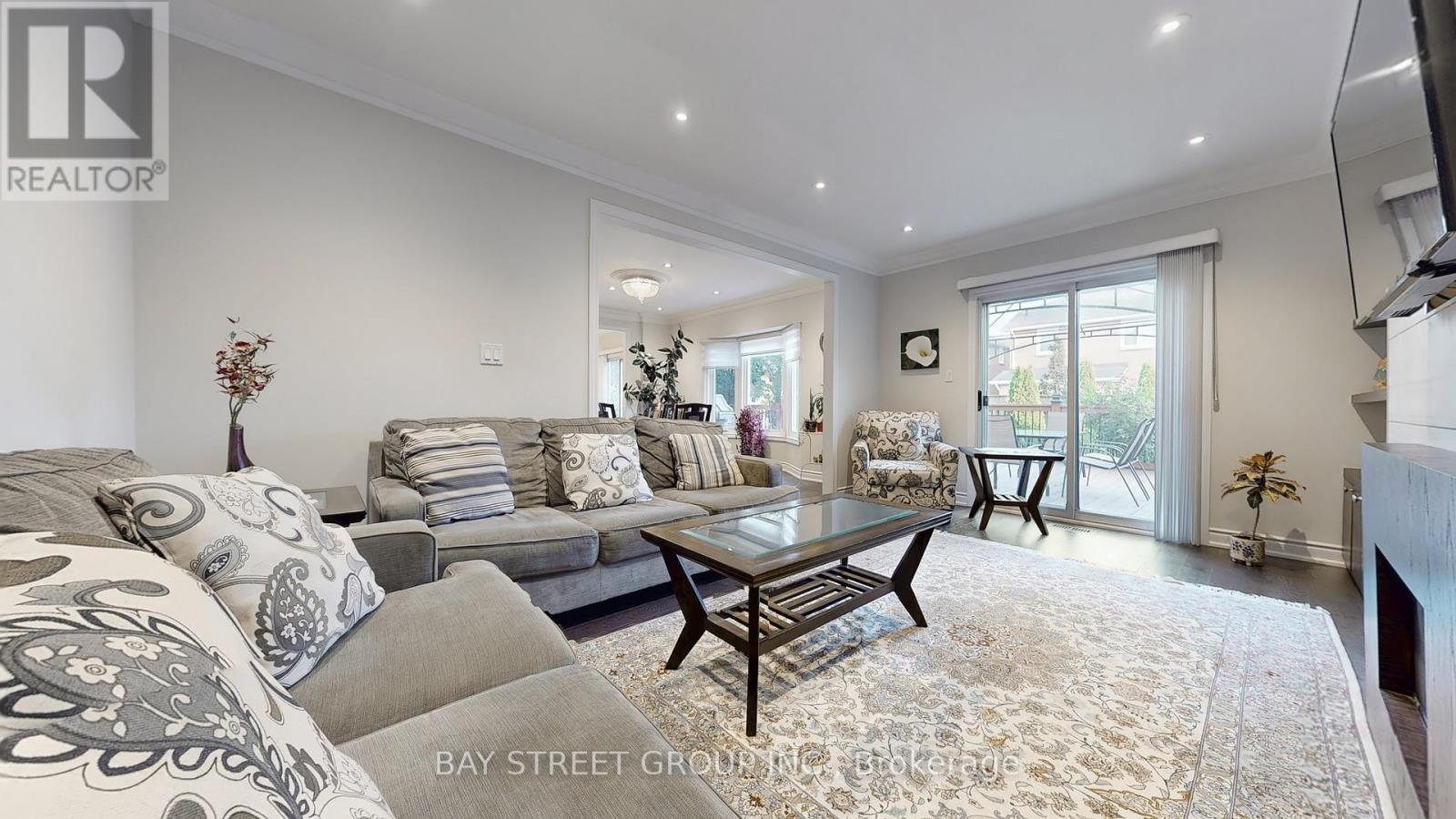 Photo 7 of 57 Whitburn Crescent, Vaughan ON