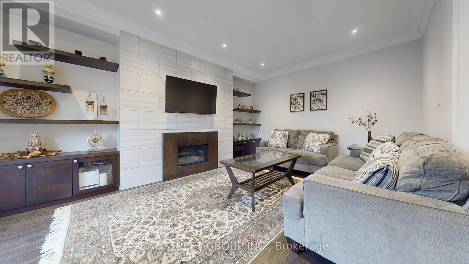 Photo 8 of 57 Whitburn Crescent, Vaughan ON