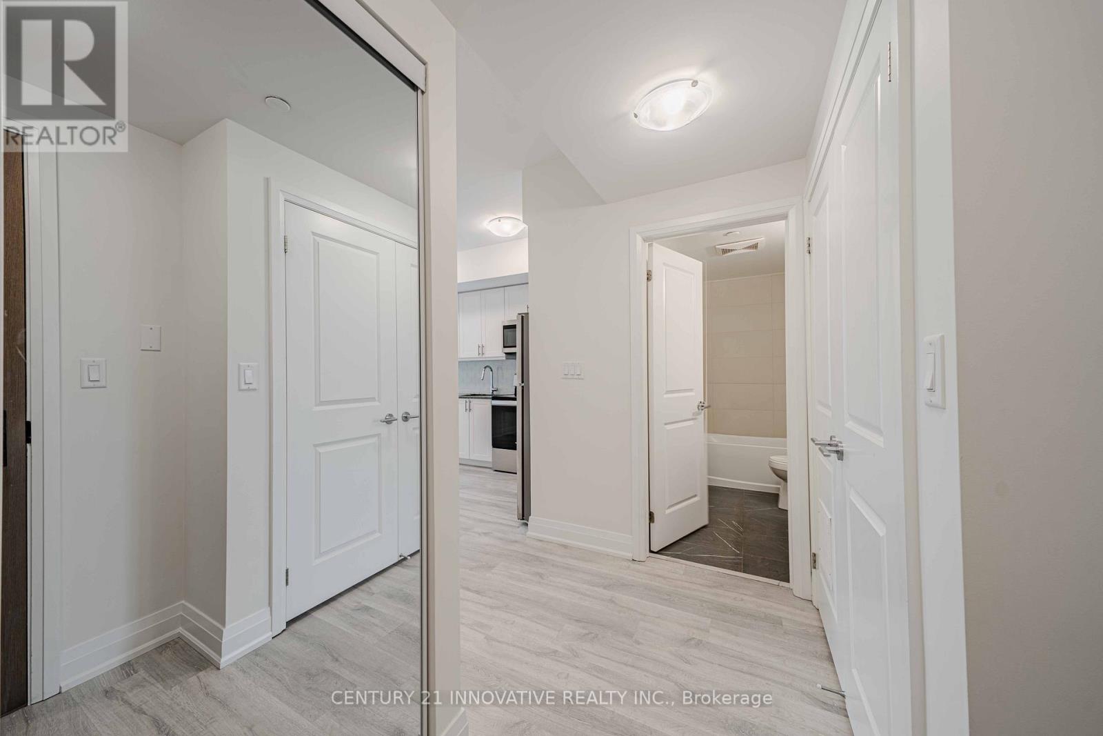 Photo 2 of 619 9700 Ninth Line, Markham ON