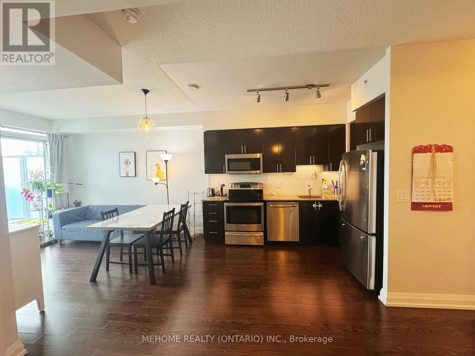 Photo 4 of 201 7167 Yonge Street, Markham ON