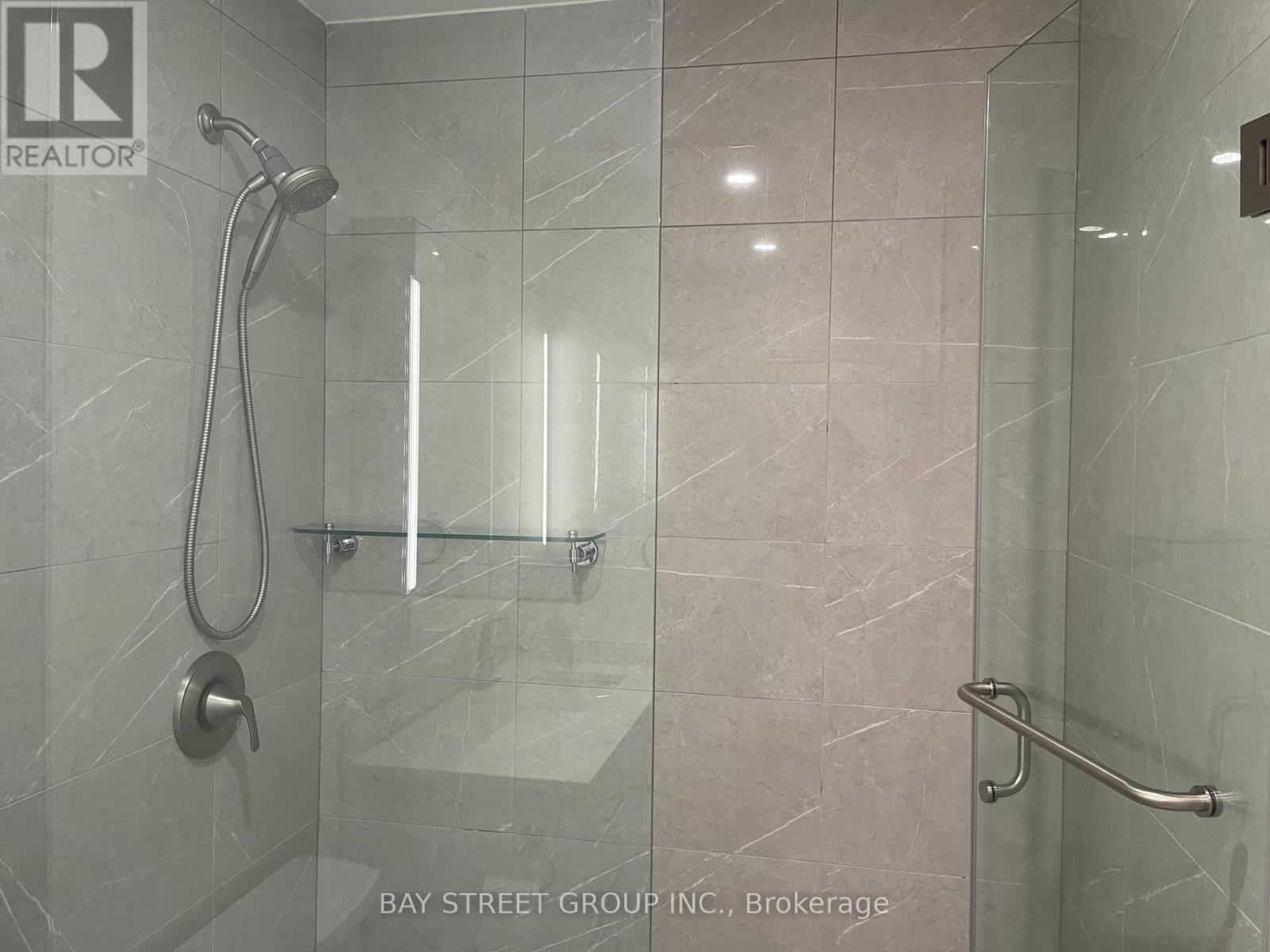 Photo 6 of 249 Ashlar Road, Richmond Hill ON