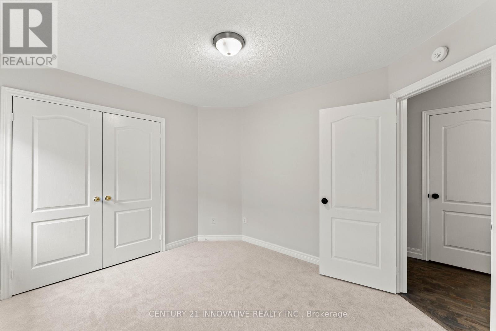Photo 32 of 2442 Felhaber Crescent, Oakville ON