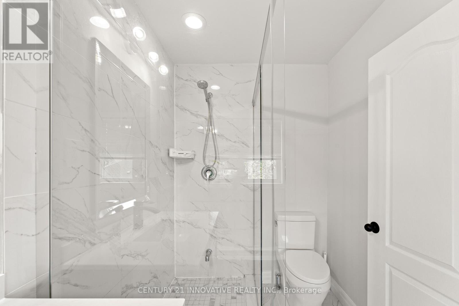 Photo 9 of 2442 Felhaber Crescent, Oakville ON