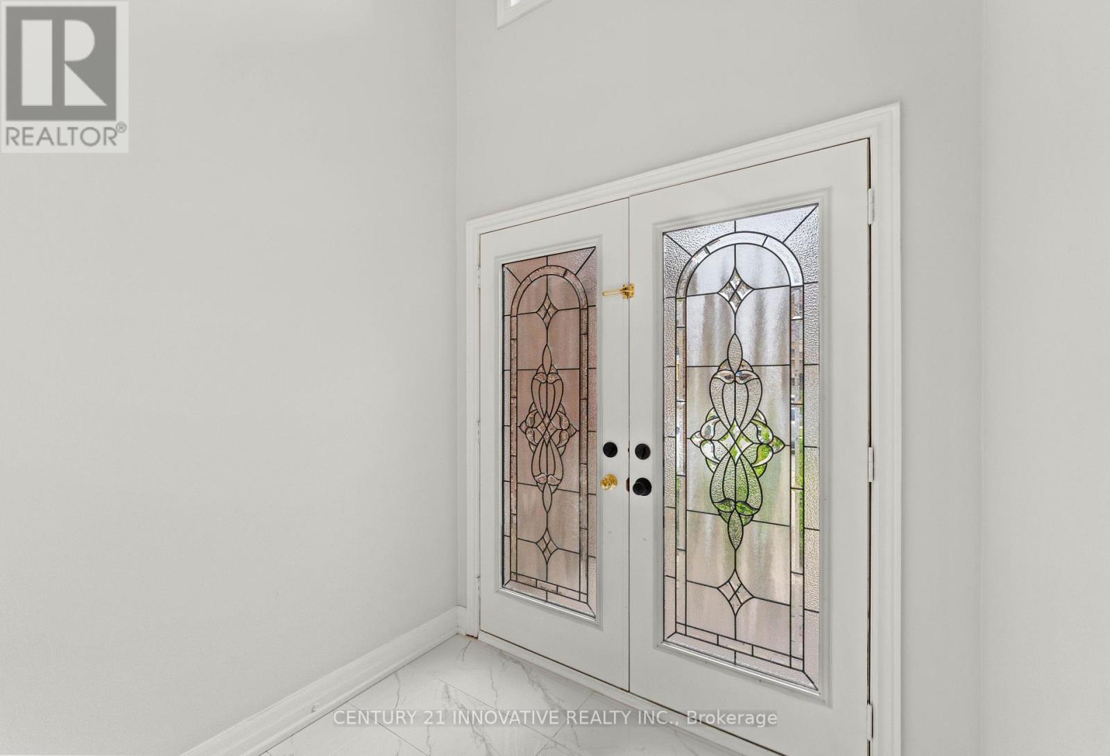 Photo 7 of 2442 Felhaber Crescent, Oakville ON