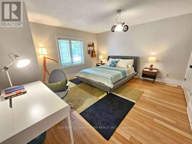 Photo 33 of 96 Irma Court, Hamilton ON