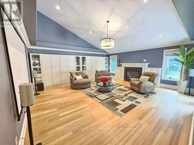 Photo 36 of 96 Irma Court, Hamilton ON