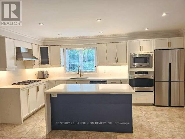 Photo 2 of 96 Irma Court, Hamilton ON