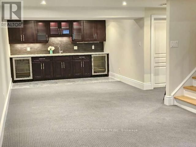Photo 11 of 96 Irma Court, Hamilton ON