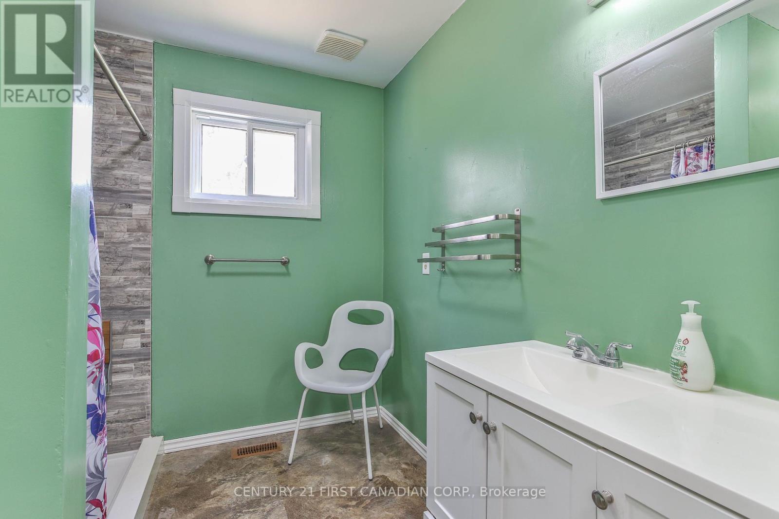 Photo 29 of 171 Lakeshore Road, Norfolk ON