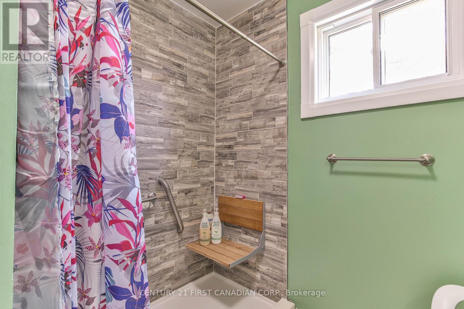 Photo 30 of 171 Lakeshore Road, Norfolk ON