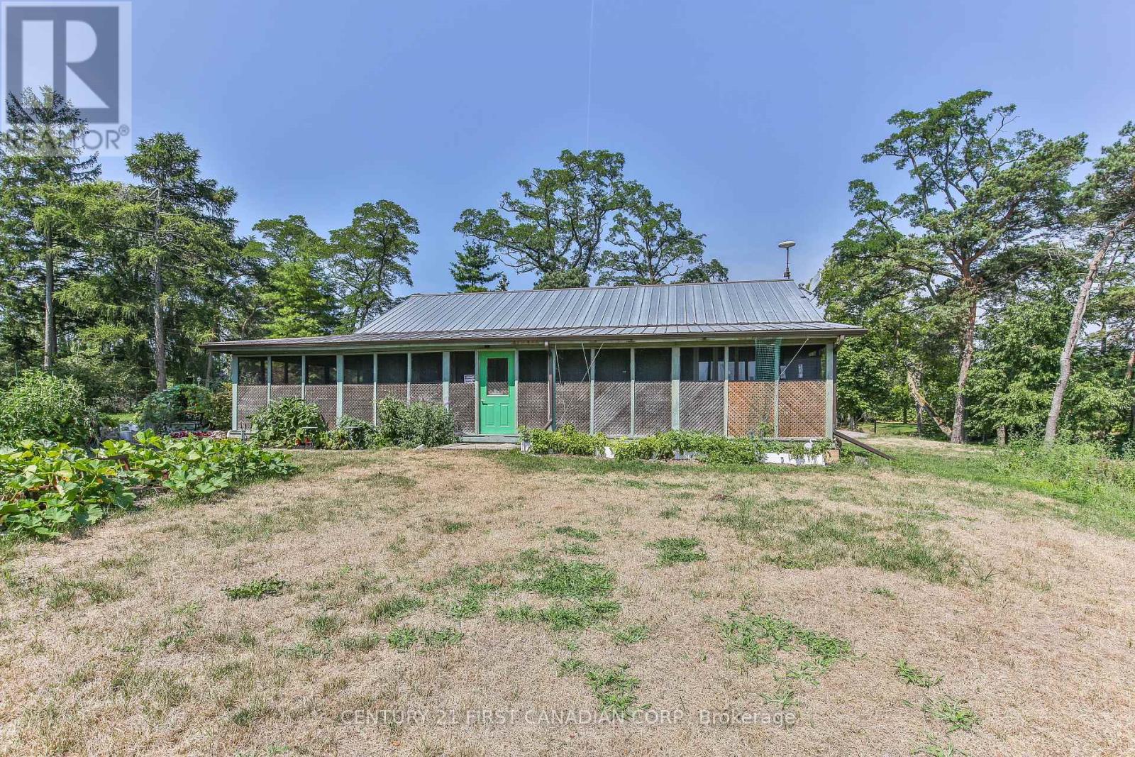 Photo 4 of 171 Lakeshore Road, Norfolk ON