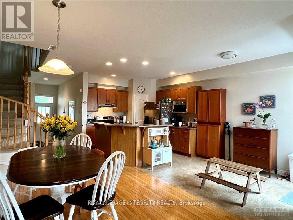 Photo 9 of 533 Remnor Avenue, Ottawa ON