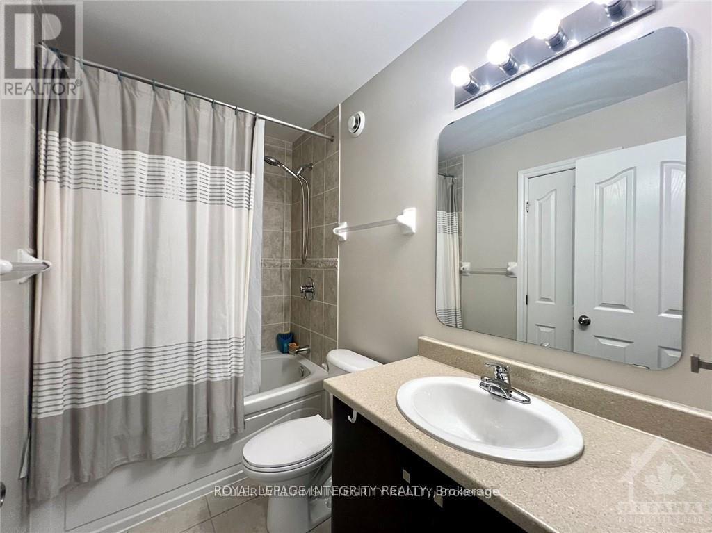 Photo 7 of 533 Remnor Avenue, Ottawa ON