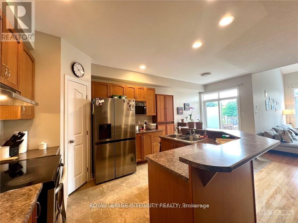 Photo 6 of 533 Remnor Avenue, Ottawa ON