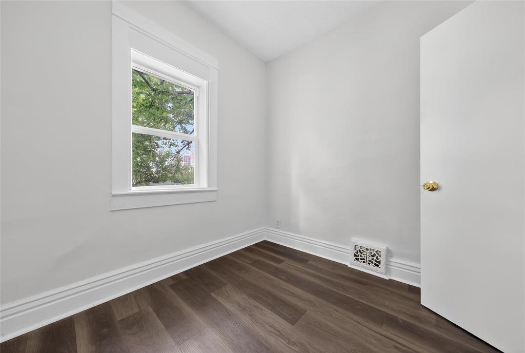 Photo 22 of 585 Anderson Avenue, Winnipeg MB