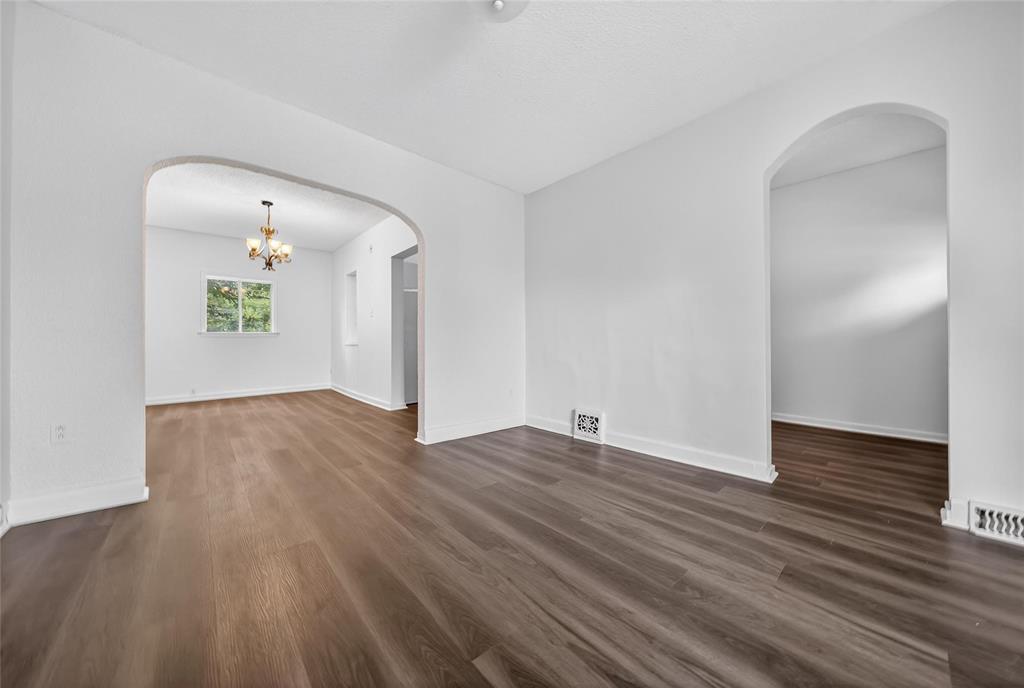 Photo 7 of 585 Anderson Avenue, Winnipeg MB
