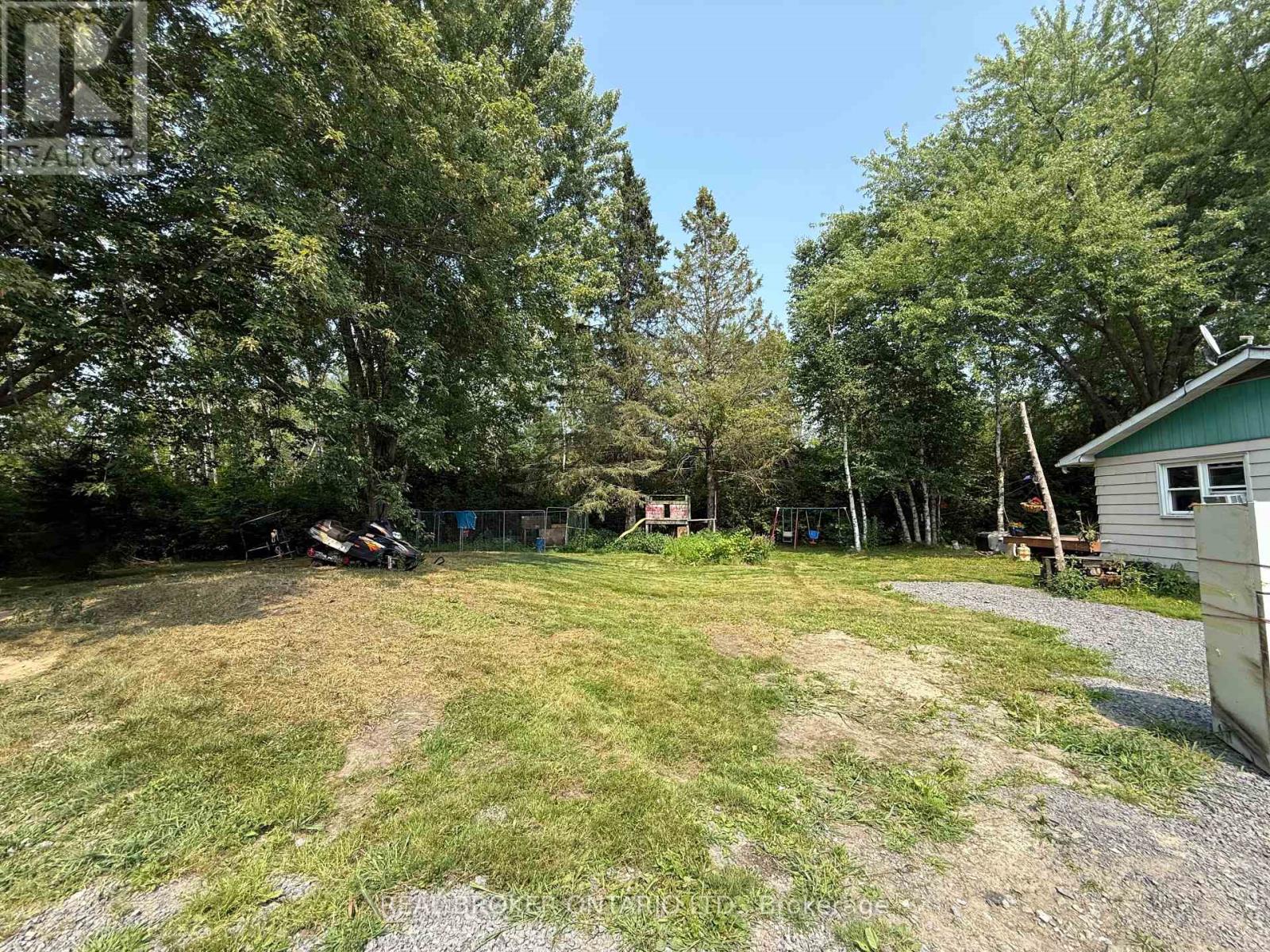 Photo 15 of 2401 Totem Ranch Road, North Grenville ON