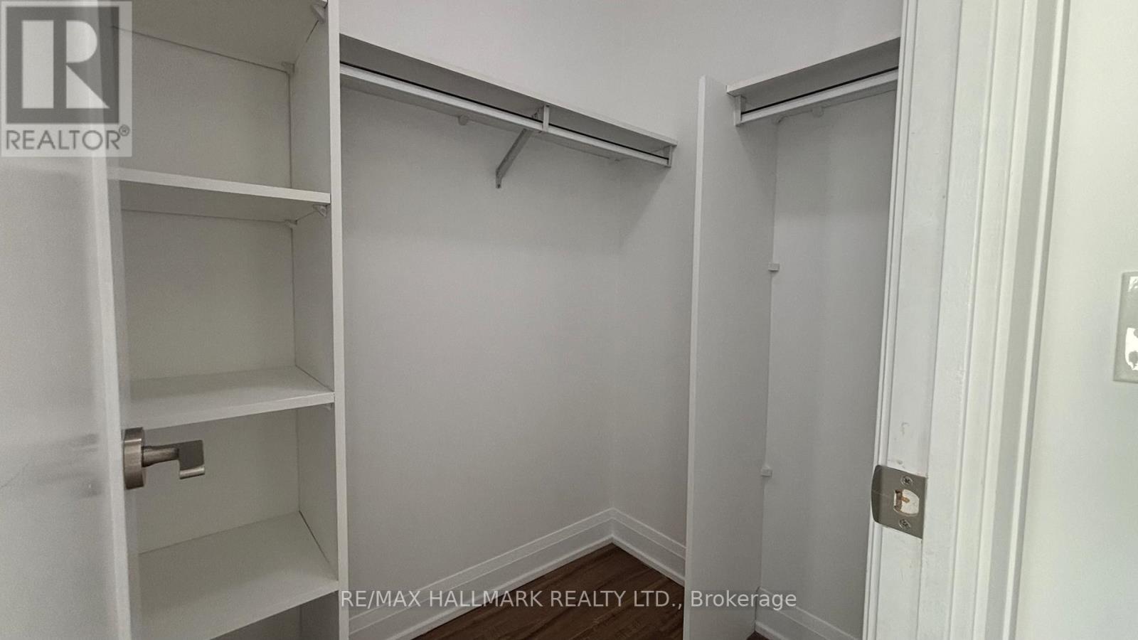 Photo 3 of 1008 18 Graydon Hall Drive, Toronto ON