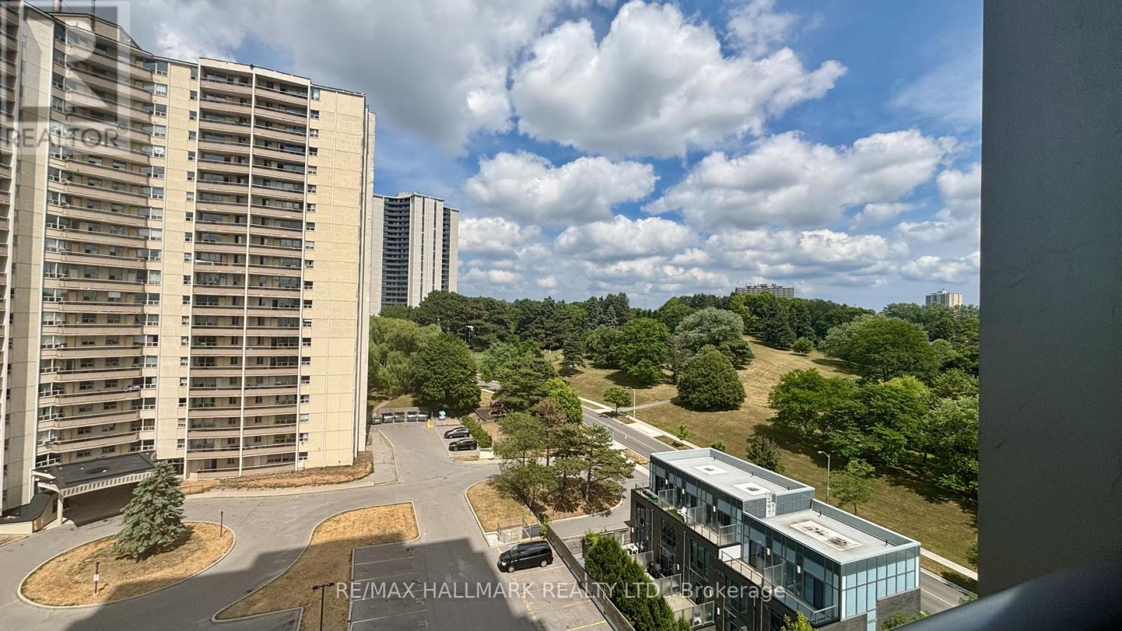 Photo 13 of 1008 18 Graydon Hall Drive, Toronto ON