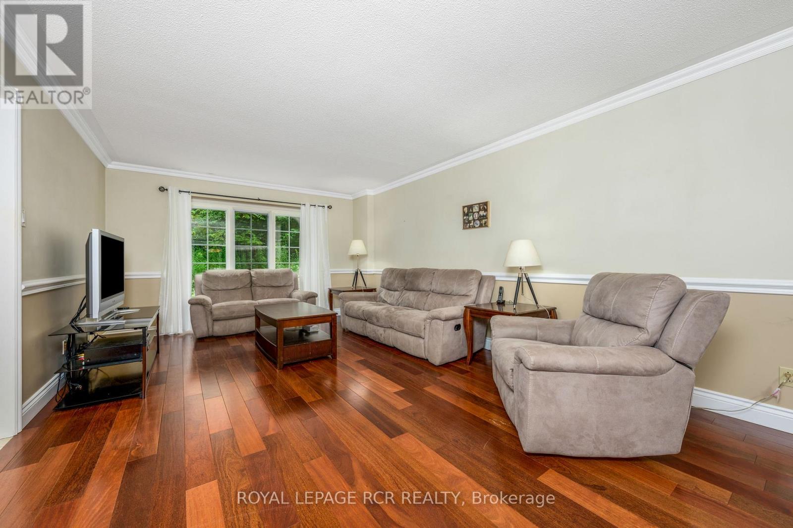 Photo 11 of 832 Boston Mills Road, Caledon ON
