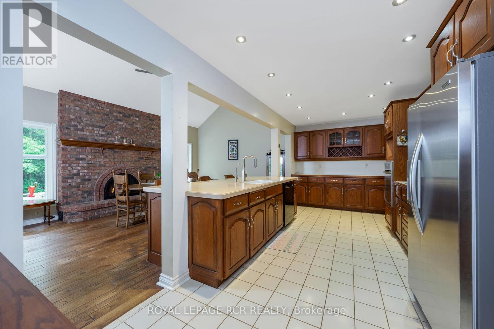 Photo 17 of 832 Boston Mills Road, Caledon ON