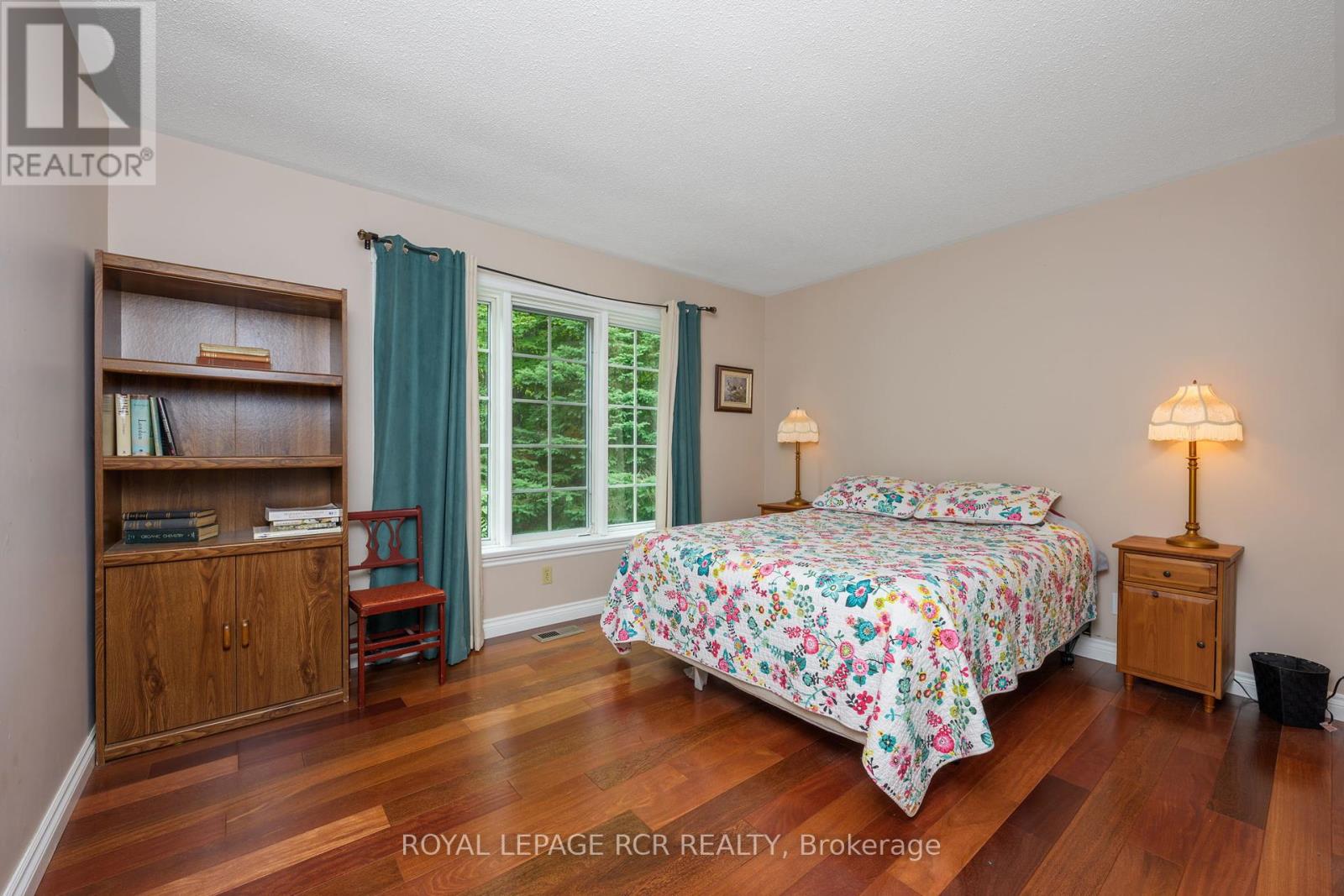 Photo 26 of 832 Boston Mills Road, Caledon ON