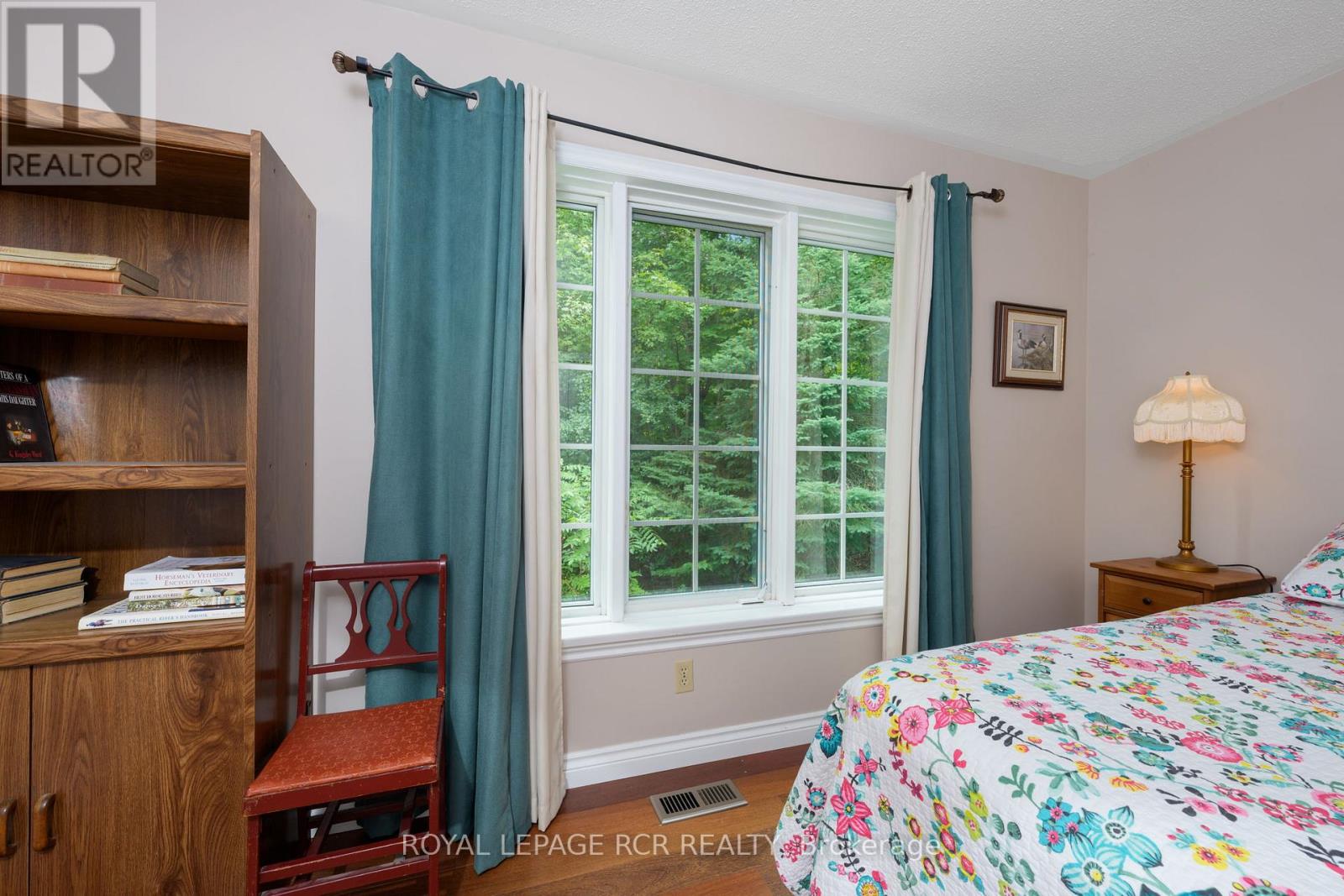 Photo 27 of 832 Boston Mills Road, Caledon ON