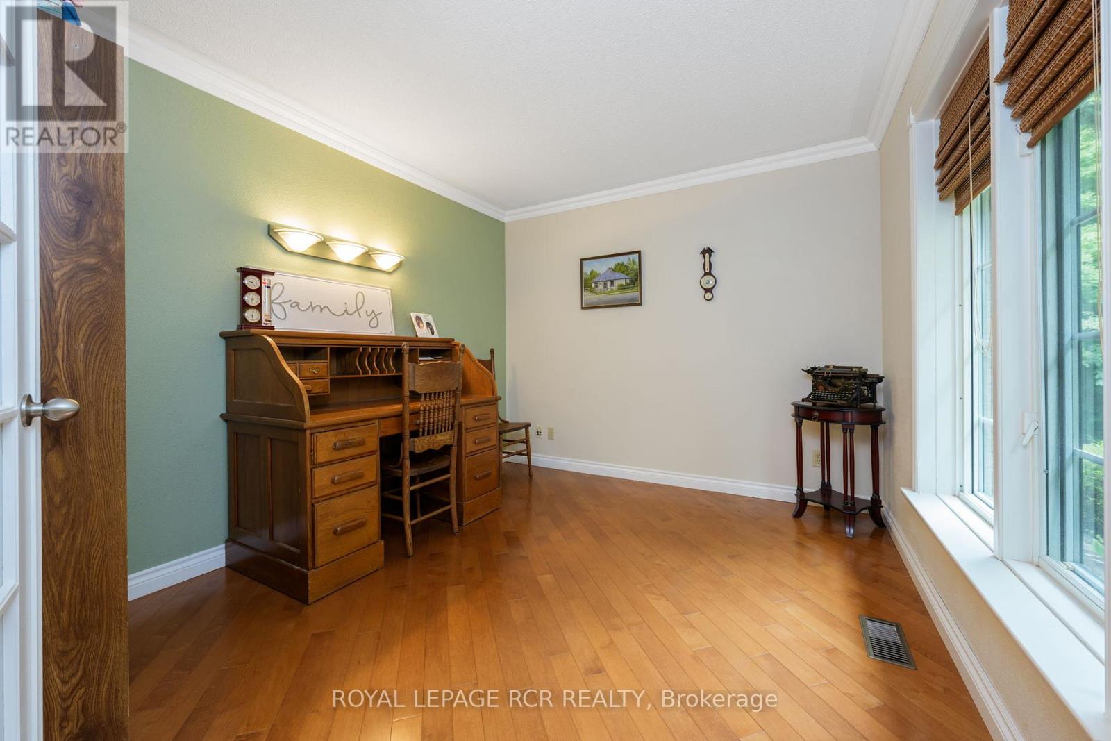 Photo 8 of 832 Boston Mills Road, Caledon ON