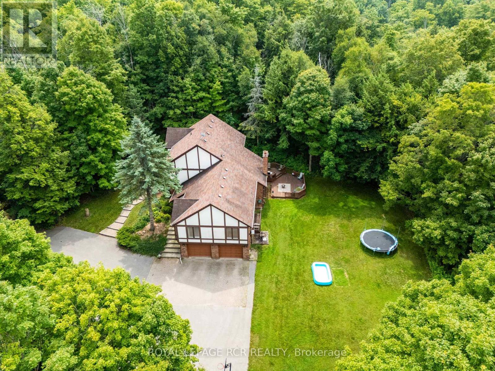 Photo 5 of 832 Boston Mills Road, Caledon ON